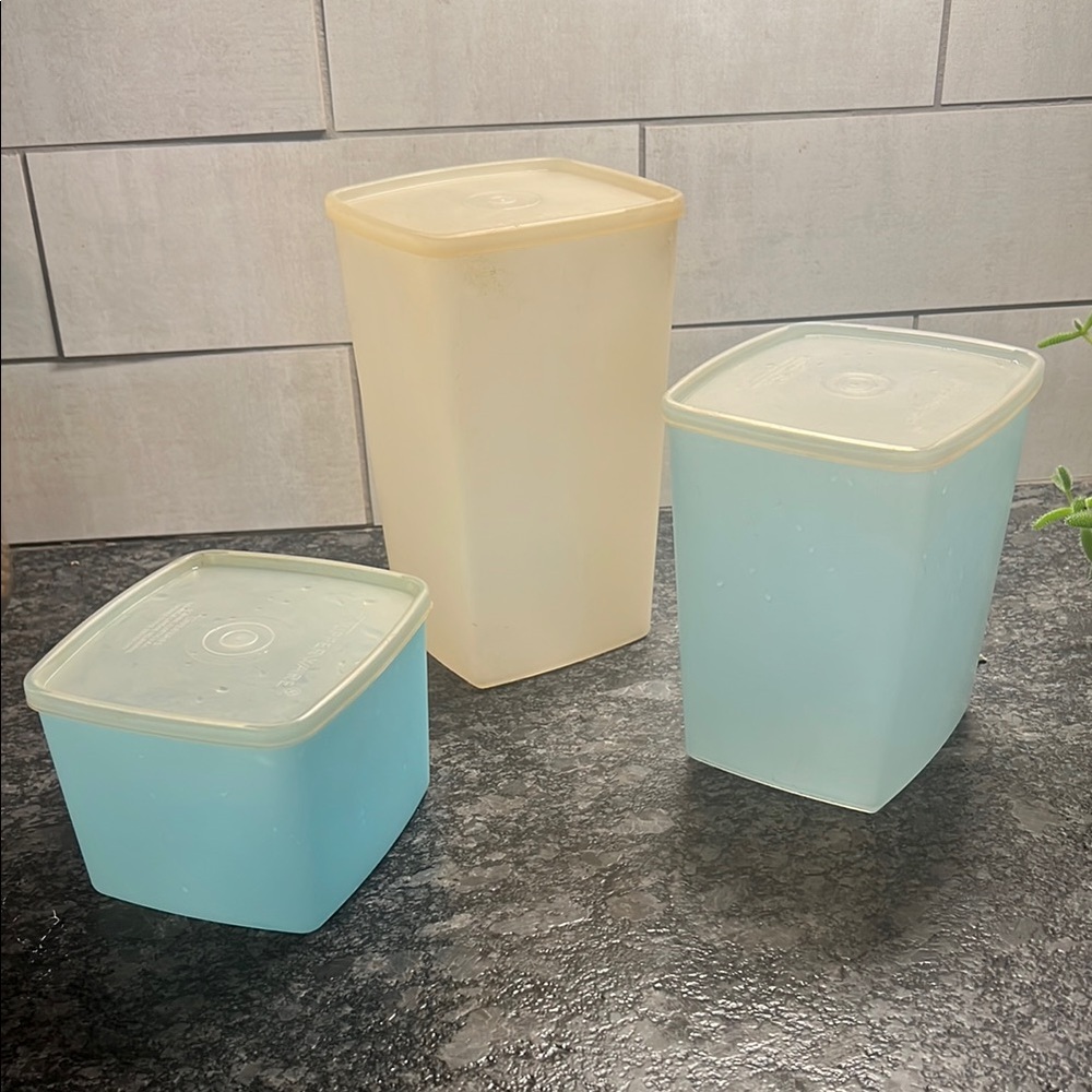 Tupperware Aqua and Cream Food Storage Set
